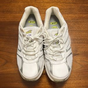 NWOT Avia Avi-Motion White Sneakers Size 7.5